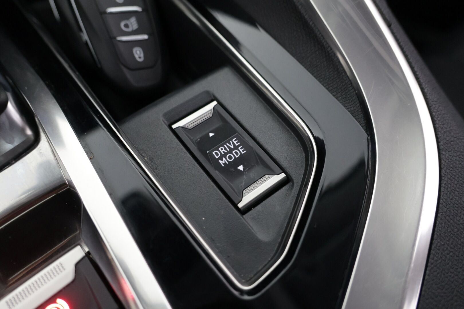 Peugeot 3008 2021 Active PureTech 130 EAT8 - Suomi-auto / Lohkolämmitin / Digimittaristo / P.Kamera / Vakkari