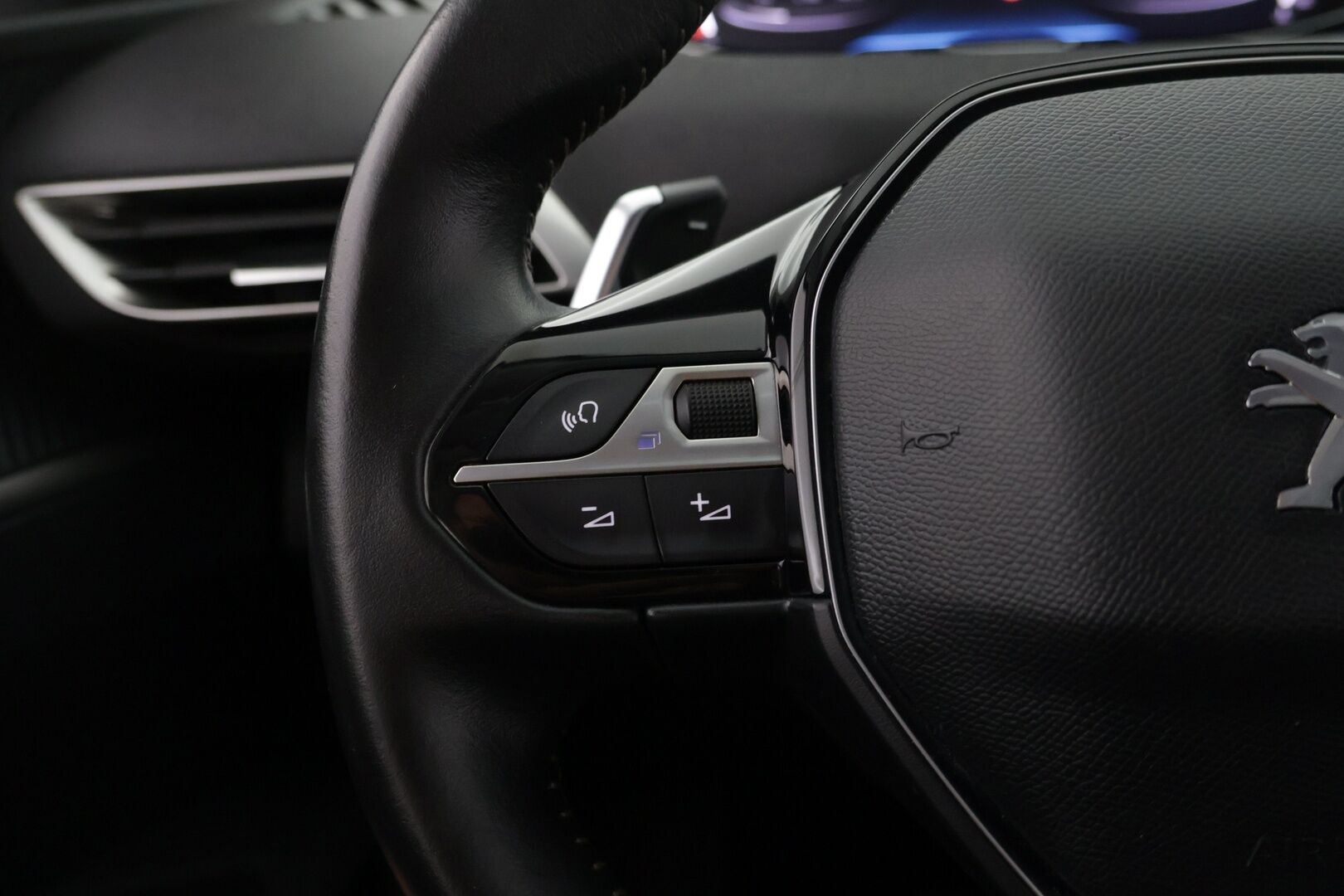 Peugeot 3008 2021 Active PureTech 130 EAT8 - Suomi-auto / Lohkolämmitin / Digimittaristo / P.Kamera / Vakkari