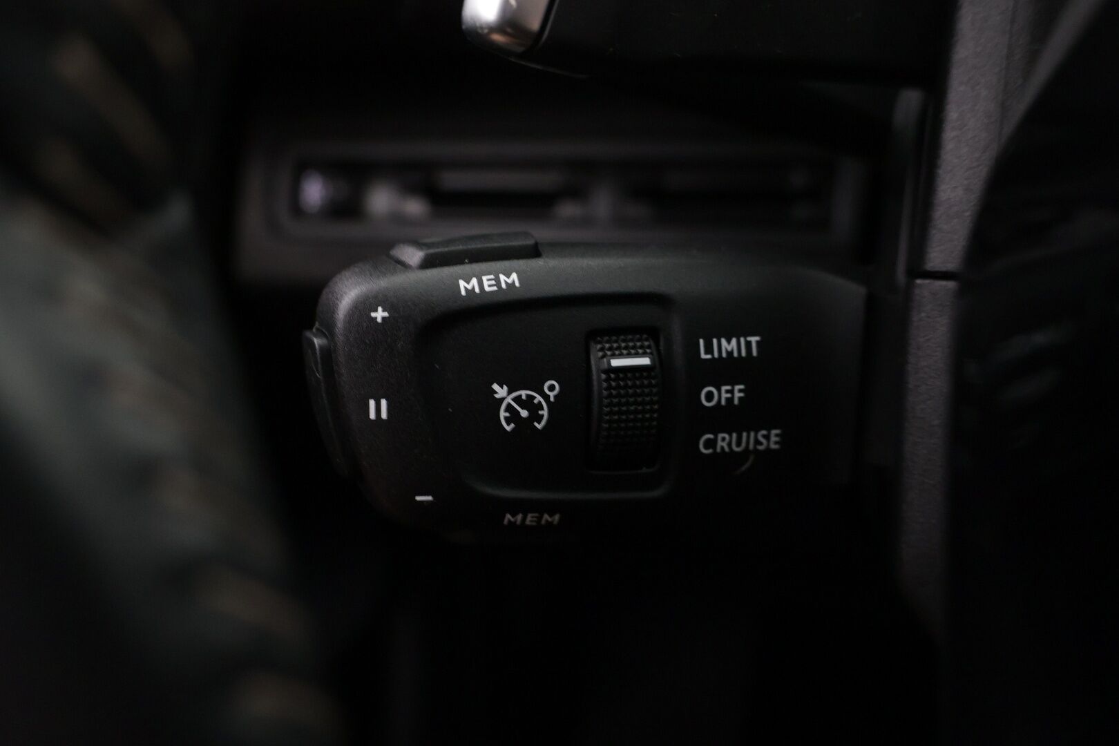 Peugeot 3008 2021 Active PureTech 130 EAT8 - Suomi-auto / Lohkolämmitin / Digimittaristo / P.Kamera / Vakkari