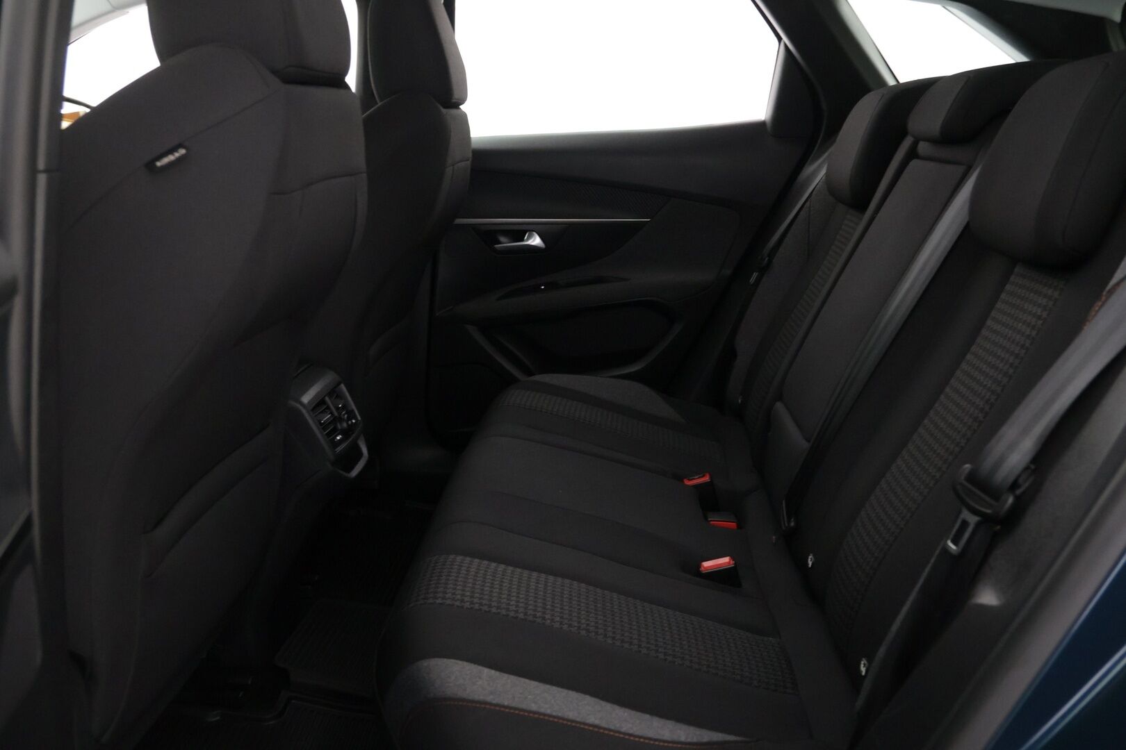 Peugeot 3008 2021 Active PureTech 130 EAT8 - Suomi-auto / Lohkolämmitin / Digimittaristo / P.Kamera / Vakkari