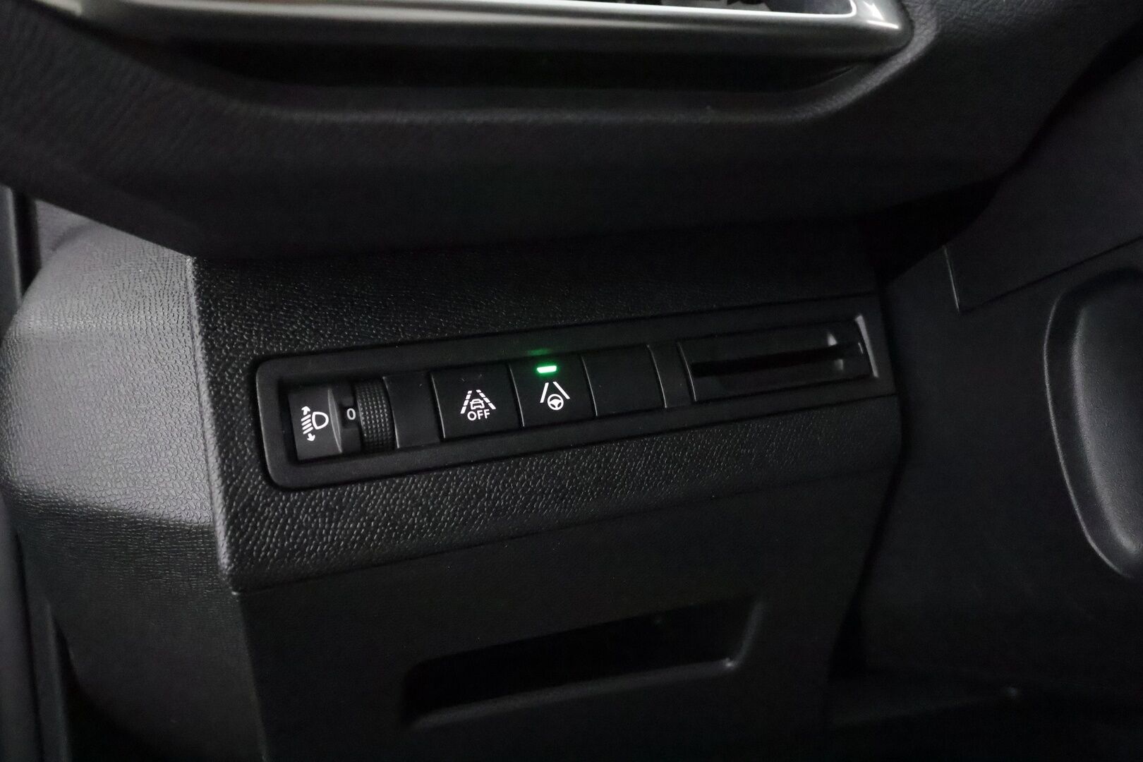 Peugeot 3008 2021 Allure 210 Anniversary BlueHDi 130 EAT8 * ACC / LED / P.Kamera / Kaistavahti / Navi / Keyless * - 1-om Suomi-auto / Kahdet renkaat aluvanteilla