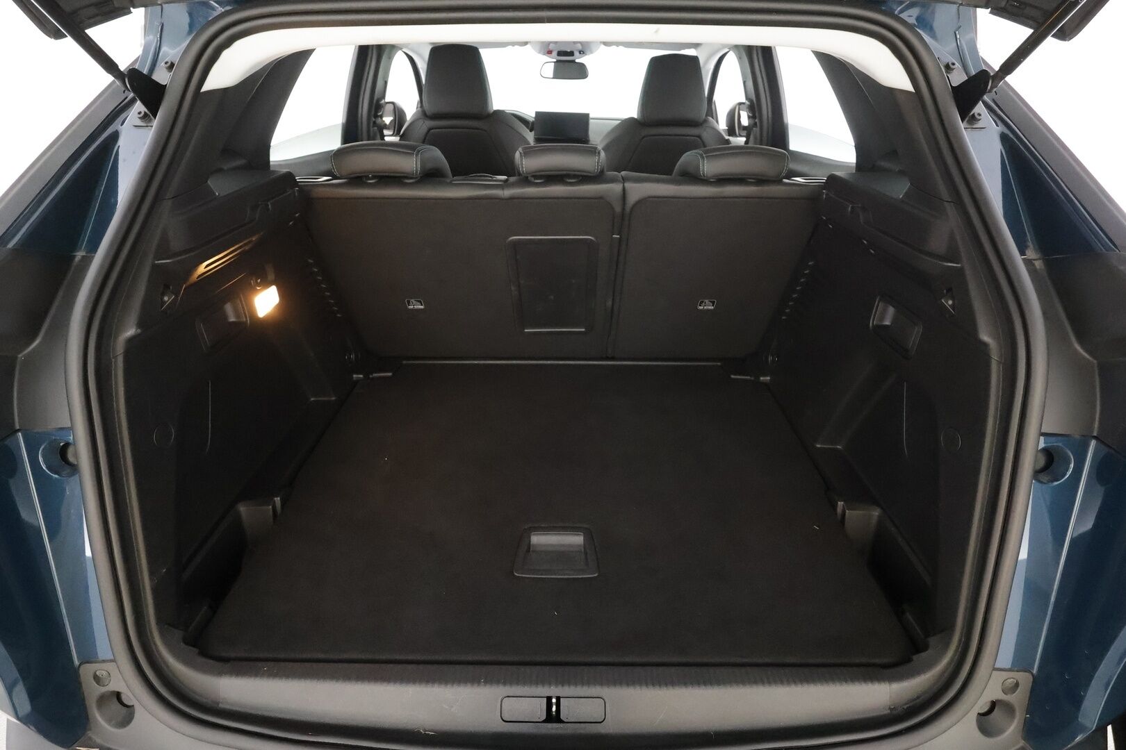 Peugeot 3008 2021 Allure 210 Anniversary BlueHDi 130 EAT8 * ACC / LED / P.Kamera / Kaistavahti / Navi / Keyless * - KATSO MIHIN HINTAAN! / 1-om Suomi-auto / Kahdet renkaat aluvanteilla / Juuri huollettu / Alv - HULLUT AVAJAISHULINAT KORKOTARJOUS 3,29 %