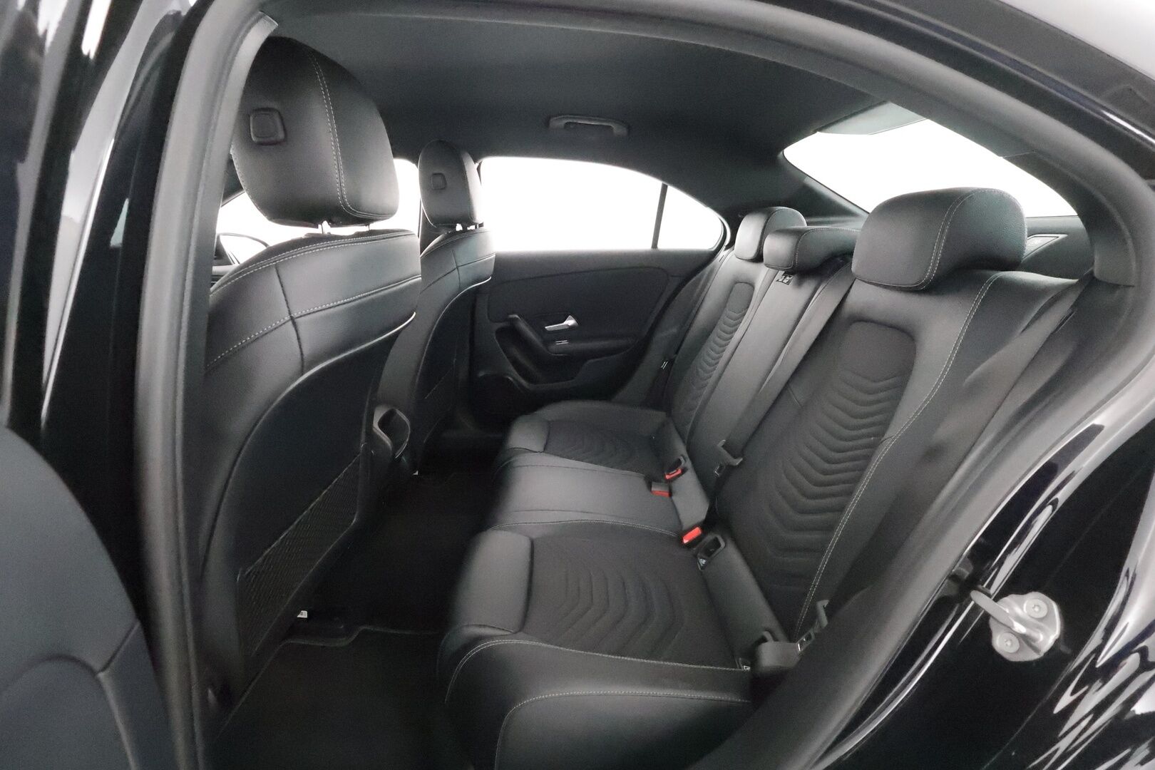 Mercedes-Benz A 2021 200 A sedan Business Style **1.om Suomi-auto / P. Kamera / LED-High Performance / Webasto / Sporttipenkit** - Kaistavahti / Digimittaristo / 2x Renkaat