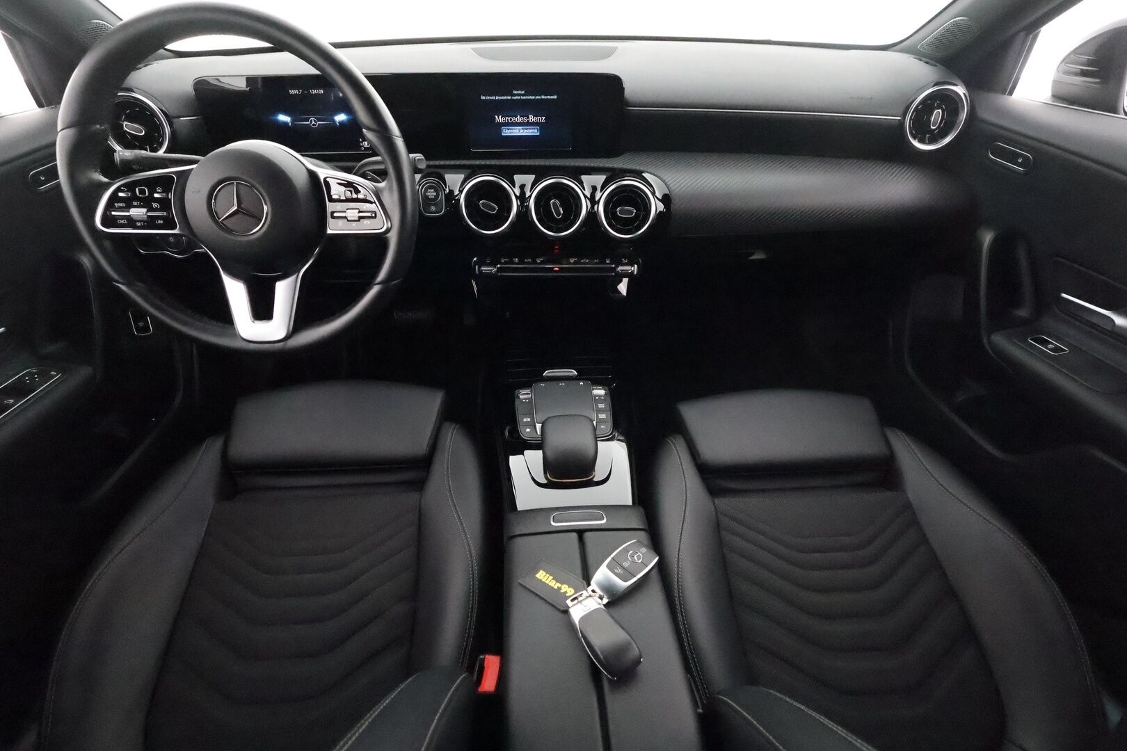 Mercedes-Benz A 2021 200 A sedan Business Style **1.om Suomi-auto / P. Kamera / LED-High Performance / Webasto / Sporttipenkit** - Kaistavahti / Digimittaristo / 2x Renkaat