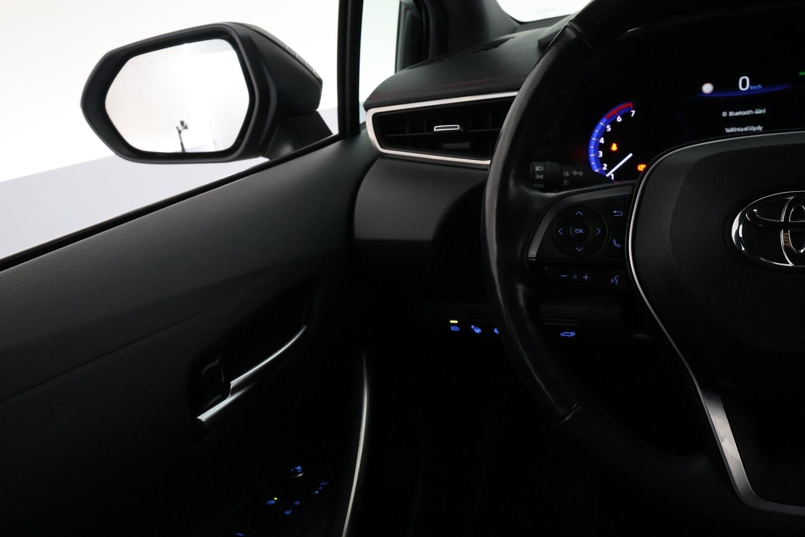 Toyota Corolla 2021 Touring Sports 1,8 Hybrid Style Business **Webasto / Koukku / Adapt.Vakkari / LED-valot / P.kamera / Navi** - 1 omisteinen Suomi-auto / Kahdet Renkaat