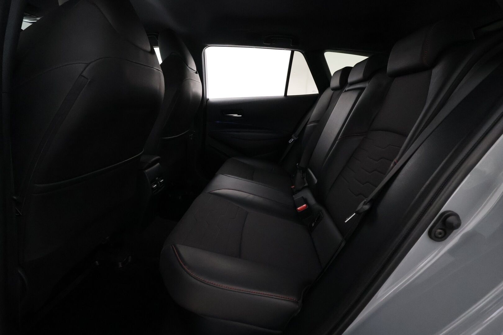 Toyota Corolla 2021 Touring Sports 1,8 Hybrid Style Business **Webasto / Koukku / Adapt.Vakkari / LED-valot / P.kamera / Navi** - 1 omisteinen Suomi-auto / Kahdet Renkaat