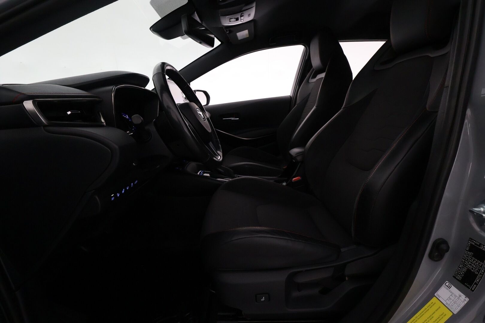 Toyota Corolla 2021 Touring Sports 1,8 Hybrid Style Business **Webasto / Koukku / Adapt.Vakkari / LED-valot / P.kamera / Navi** - 1 omisteinen Suomi-auto / Kahdet Renkaat