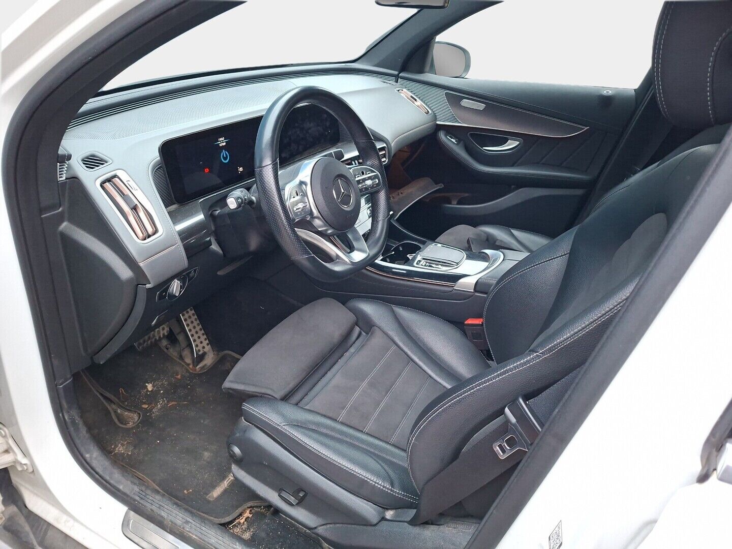 Mercedes-Benz EQC 2021 400 4Matic AMG - | AMG ulko+ sisäpaketti | Kattoluukku | Peruutuskamera | BLIS | Urheiluistuimet | KeyLessGo |Kaukovaloautomatiikka | Nahka-Alcantara verhoilu | - KORKO VAIN 3,99 %