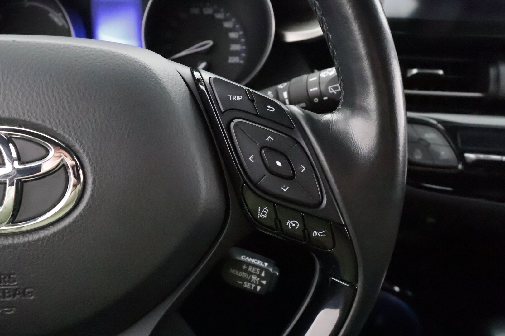 Toyota C-HR 2019 1,8 Hybrid Premium * Webasto / ACC / LED / P.Kamera / JBL / Kaistavahti / Navi / Keyless * - Suomi-auto / Kahdet renkaat - HULLUT BLACKWEEK JATKOT - KORKOTARJOUS 2,49%