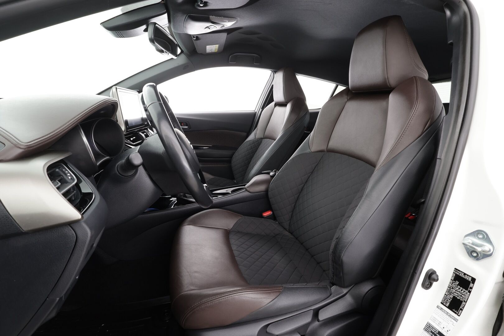 Toyota C-HR 2019 1,8 Hybrid Premium * Webasto / ACC / LED / P.Kamera / JBL / Kaistavahti / Navi / Keyless * - Suomi-auto / Kahdet renkaat - HULLUT BLACKWEEK JATKOT - KORKOTARJOUS 2,49%