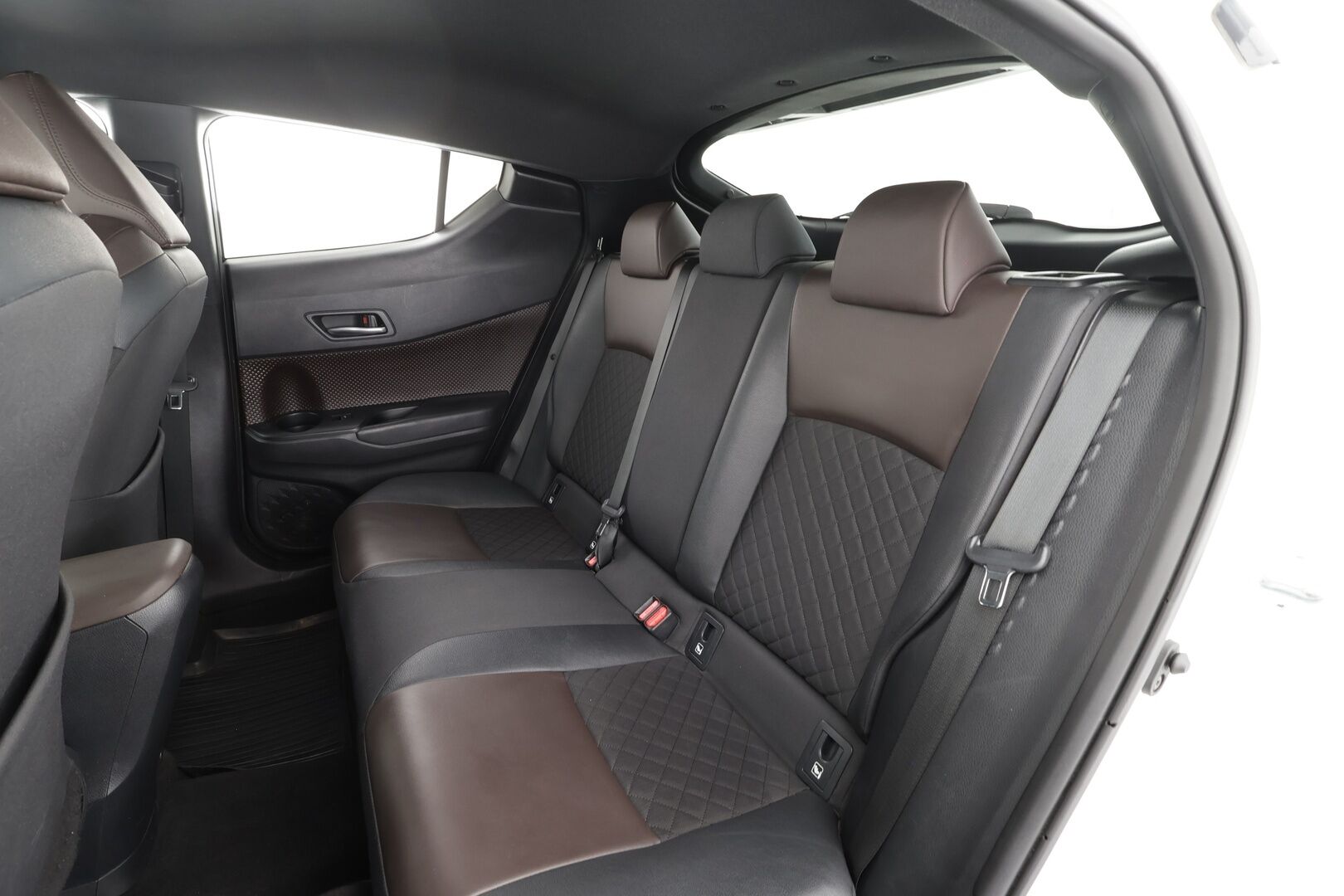 Toyota C-HR 2019 1,8 Hybrid Premium * Webasto / ACC / LED / P.Kamera / JBL / Kaistavahti / Navi / Keyless * - Suomi-auto / Kahdet renkaat - HULLUT BLACKWEEK JATKOT - KORKOTARJOUS 2,49%