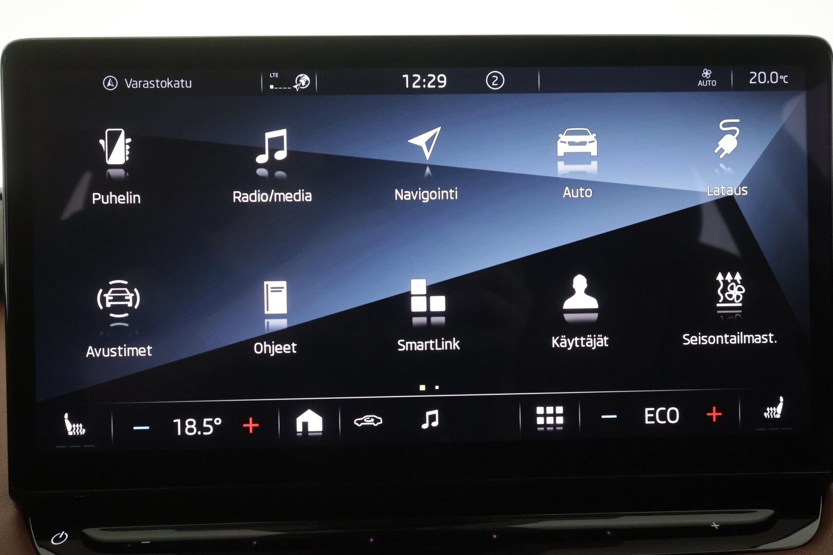 Skoda Enyaq 2021 80 Launch Edition iV - | ILP | ACC | P.Kamera | Nahkaverhoilu | LED | Kaistavahti | Navi | Keyless | Ratinlämmitys | Digimittaristo | 1-om Suomi-auto | 2x Latauskaapelit | Merkkihuollot | Kahdet renkaat |