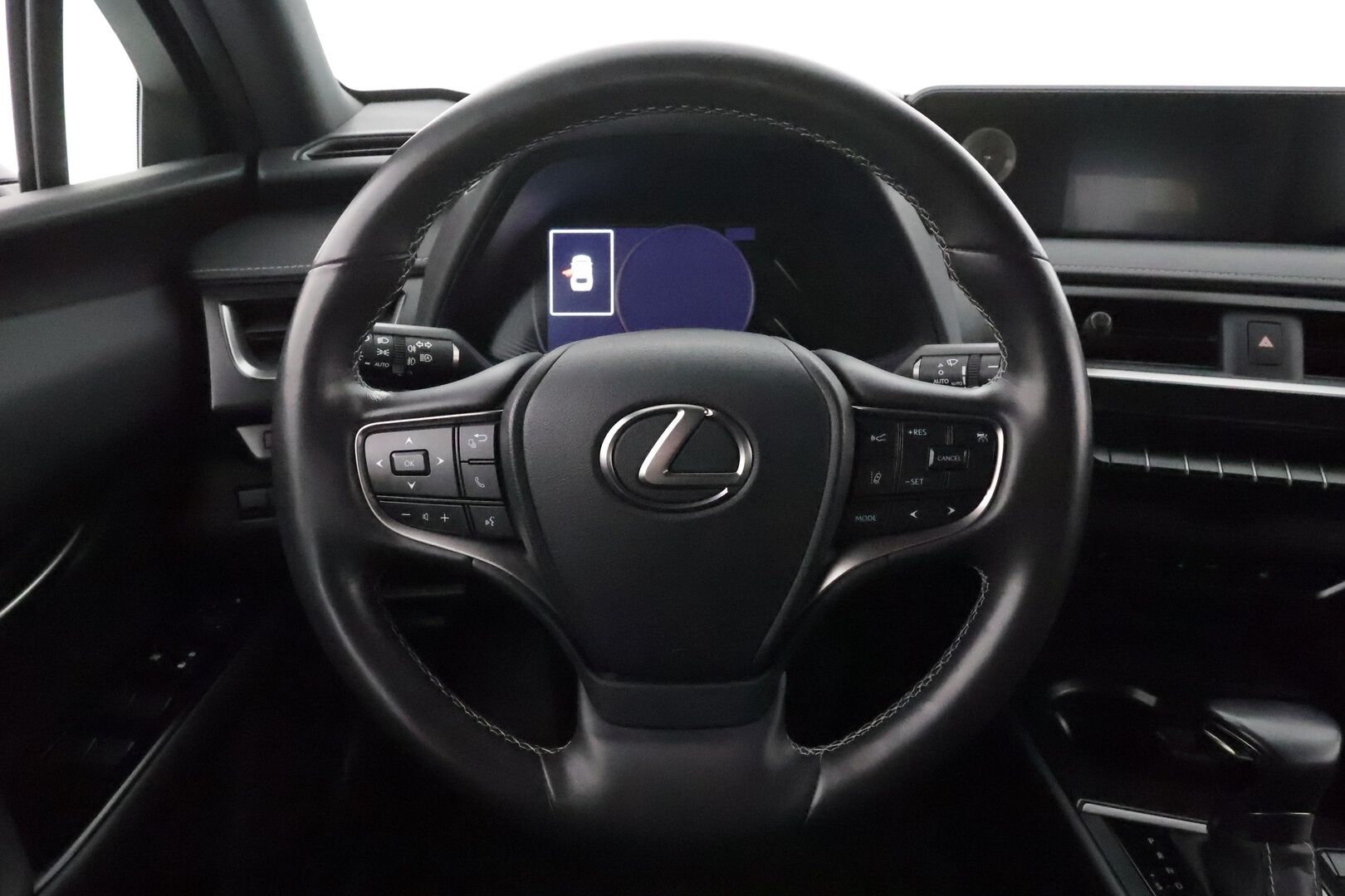 Lexus UX 2021 250h Comfort Technology Plus Edition **Adapt. vakkari / Alcantara sisusta / P.kamera / Keyless / Navi / Lohkolämmitin** - * Merkkihuolettu / Kahdet hyvä kuntoiset renkaat 
