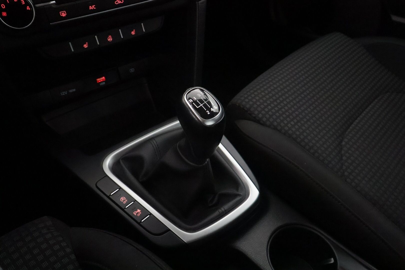 Kia Ceed 2021 1,0 T-GDI 100hv LX SW - | Vakkari | Lane Assist | Hätäjarrutusavustin | Lämm. ratti | Lohko+sisälämmitin | P.tutka | Bluetooth | Aut. pitkät | 2x renkaat | 