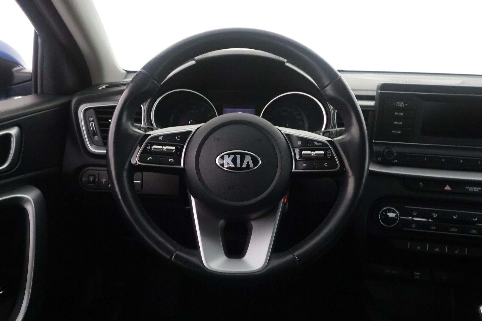 Kia Ceed 2021 1,0 T-GDI 100hv LX SW - | Vakkari | Lane Assist | Hätäjarrutusavustin | Lämm. ratti | Lohko+sisälämmitin | P.tutka | Bluetooth | Aut. pitkät | 2x renkaat | 