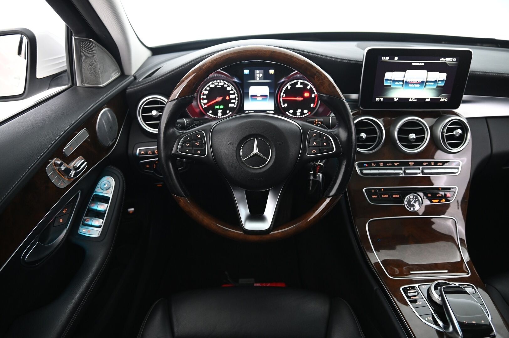 Mercedes-Benz C 2017 250 BlueTec T A 4MATIC Premium Business * Panorama / koukku / Webasto / Burmester / Vakkari / AMG Ulko / 360 Kamera * - Blis / 2x avain / 2x Renkaat / P-Tutka 