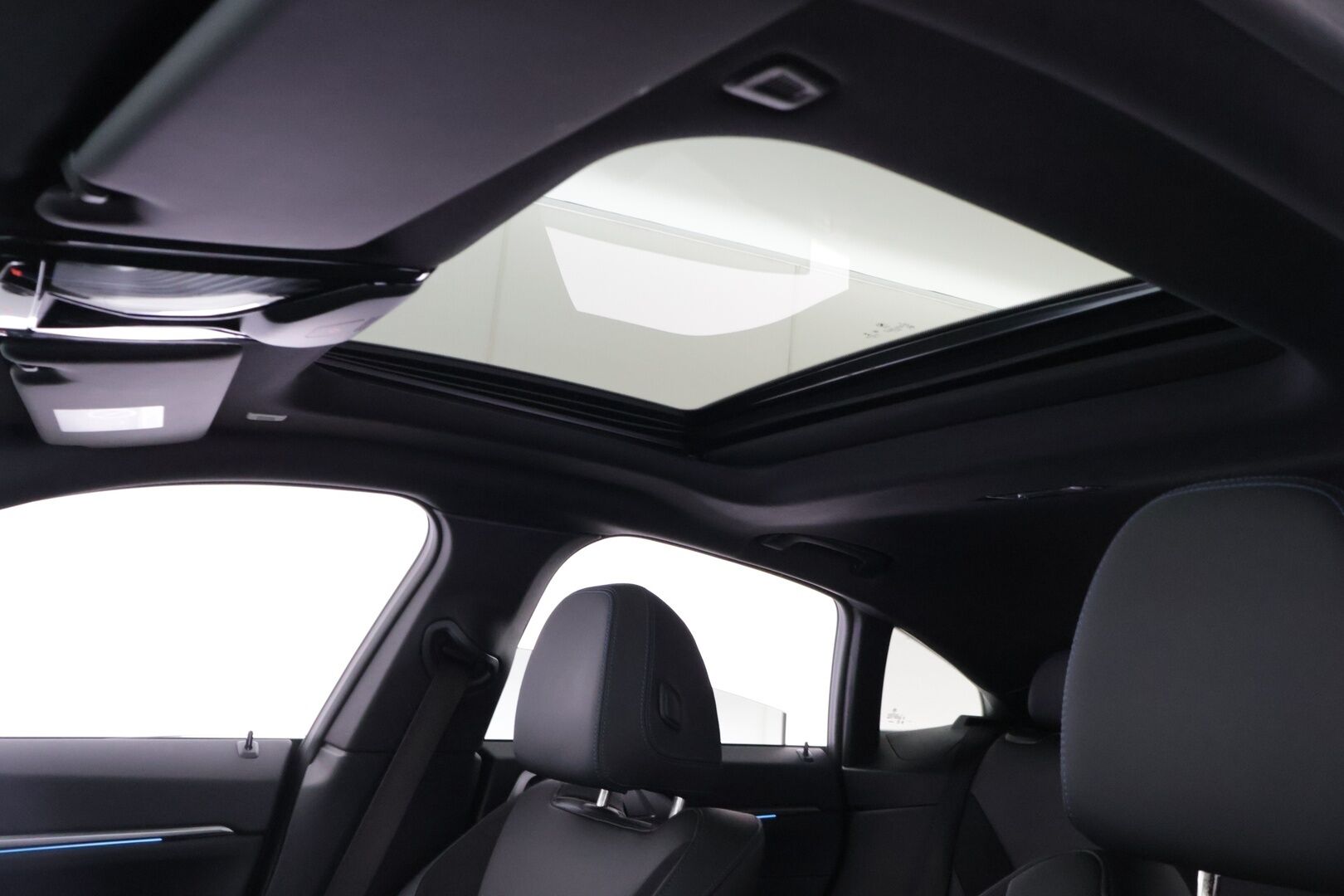 BMW i4 M50 2022 Fully Charged * 360° Kamera / Laserit / H&K / ACC / Muistipenkit / Lasikatto* - Akku kuntotarkastettu / Kahdet renkaat / Pienet kilsat