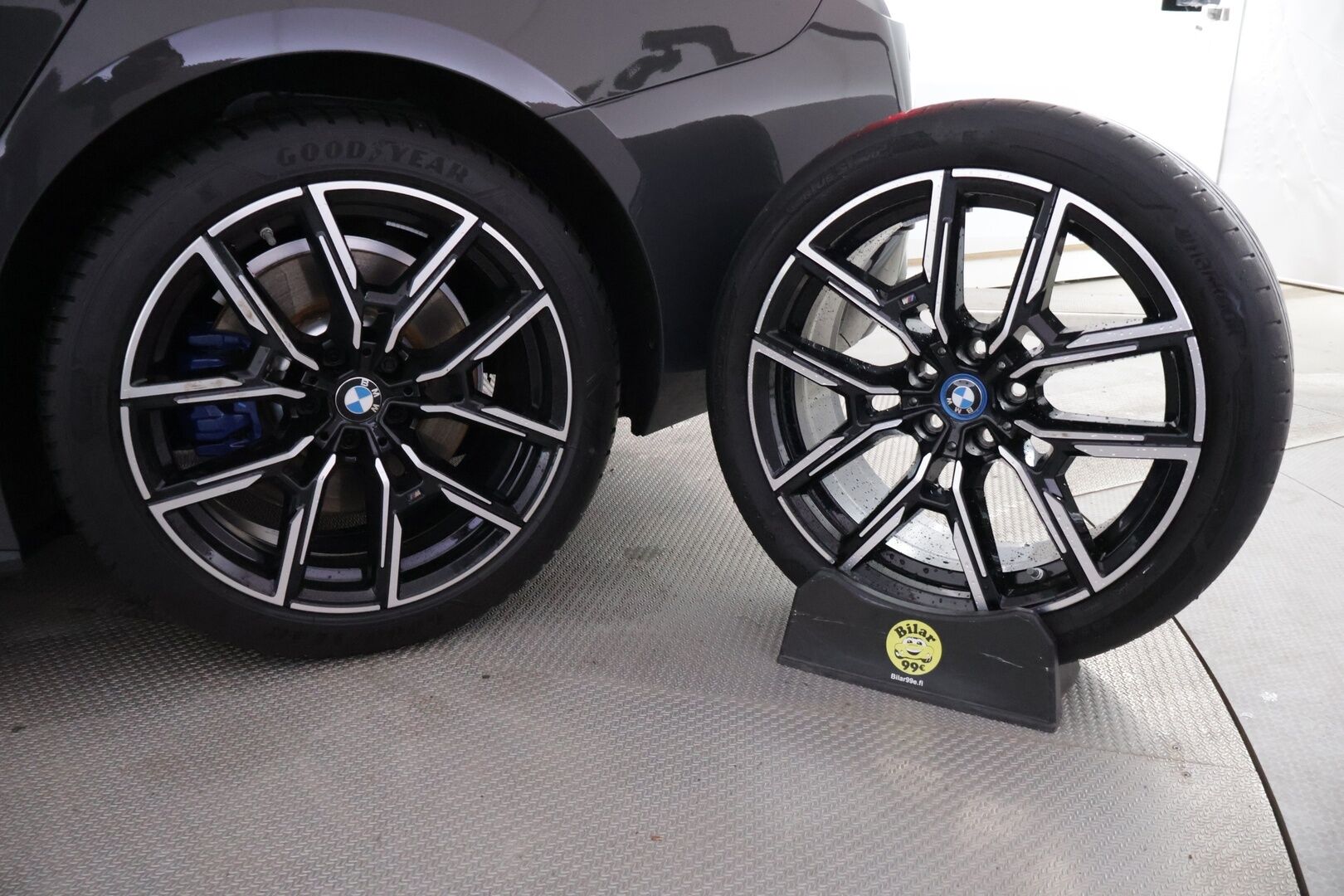 BMW i4 M50 2022 Fully Charged * 360° Kamera / Laserit / H&K / ACC / Muistipenkit / Lasikatto* - Akku kuntotarkastettu / Kahdet renkaat / Pienet kilsat