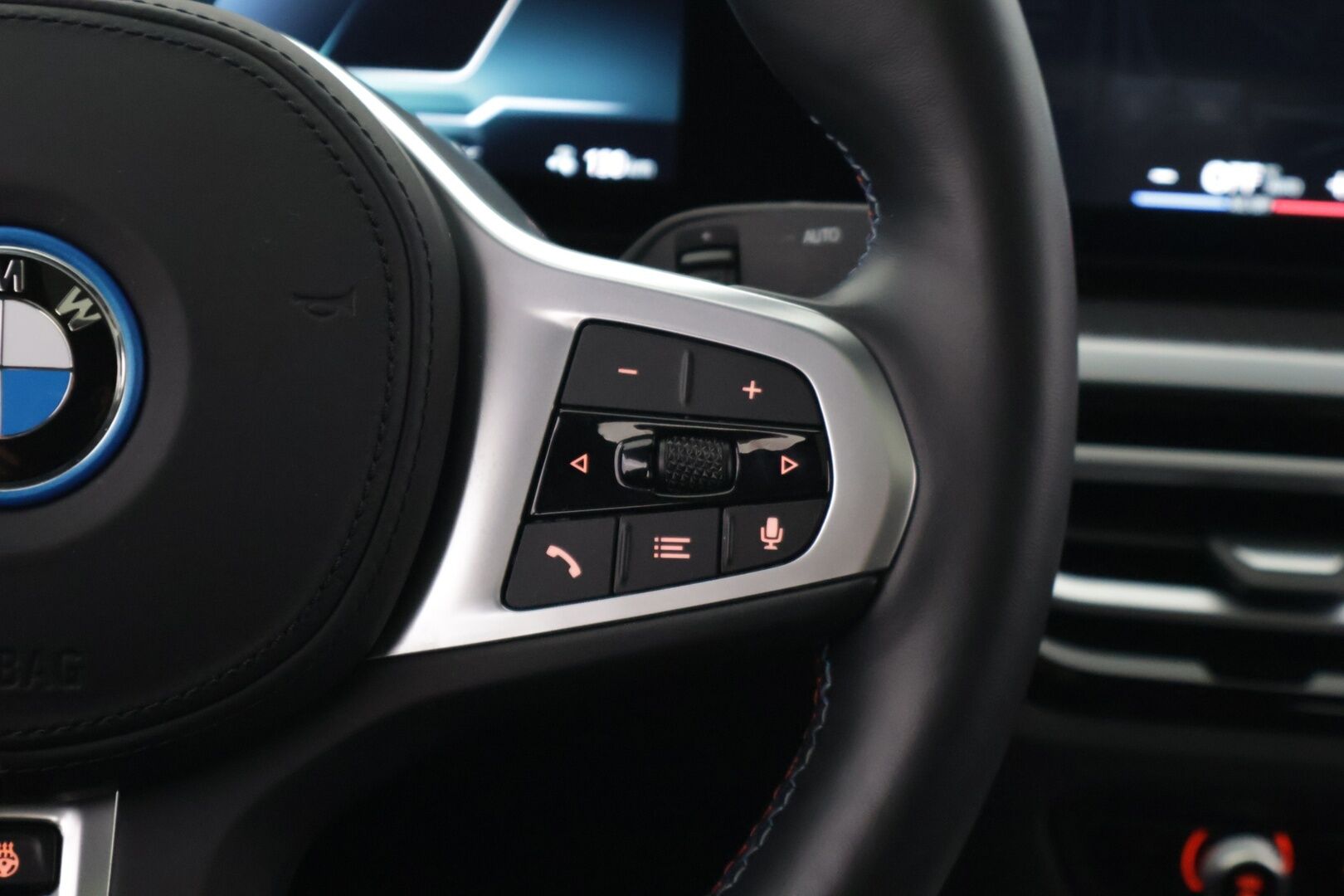 BMW i4 M50 2023 Fully Charged * 360° Kamera / Laserit / H&K / ACC / Muistipenkit / Lasikatto* - Akku kuntotarkastettu / Kahdet renkaat / Pienet kilsat