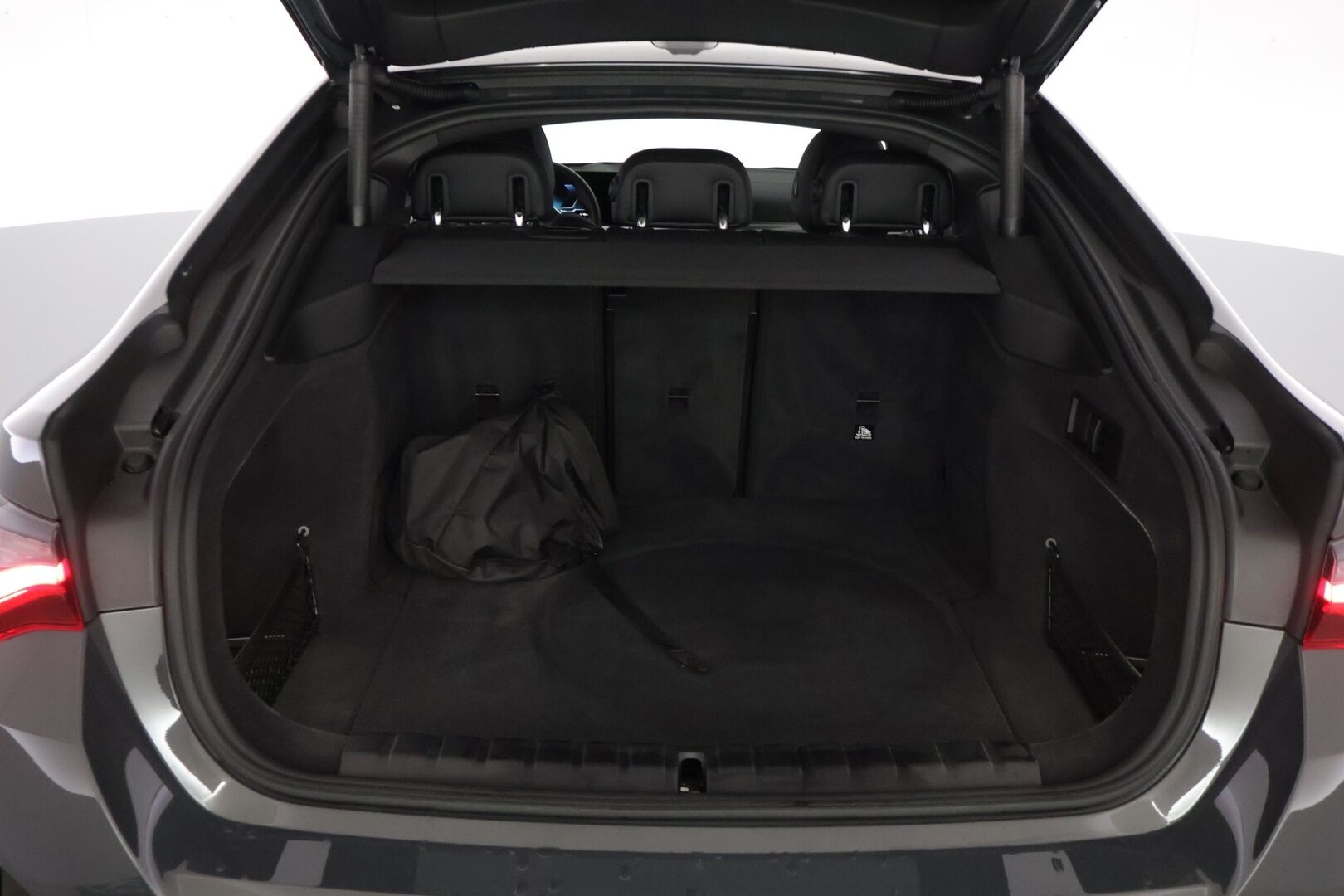 BMW i4 M50 2023 Fully Charged * 360° Kamera / Laserit / H&K / ACC / Muistipenkit / Lasikatto* - Akku kuntotarkastettu / Kahdet renkaat / Pienet kilsat