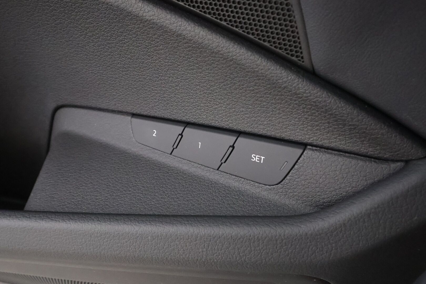 Audi e-tron 2022 Advanced 55 quattro - | ACC | Lisälämmitin | Koukku | Muistipenkki | LED | P.Kamera | Sporttinahat | Apple&Android | Merkkihuollettu | Kahdet Renkaat |