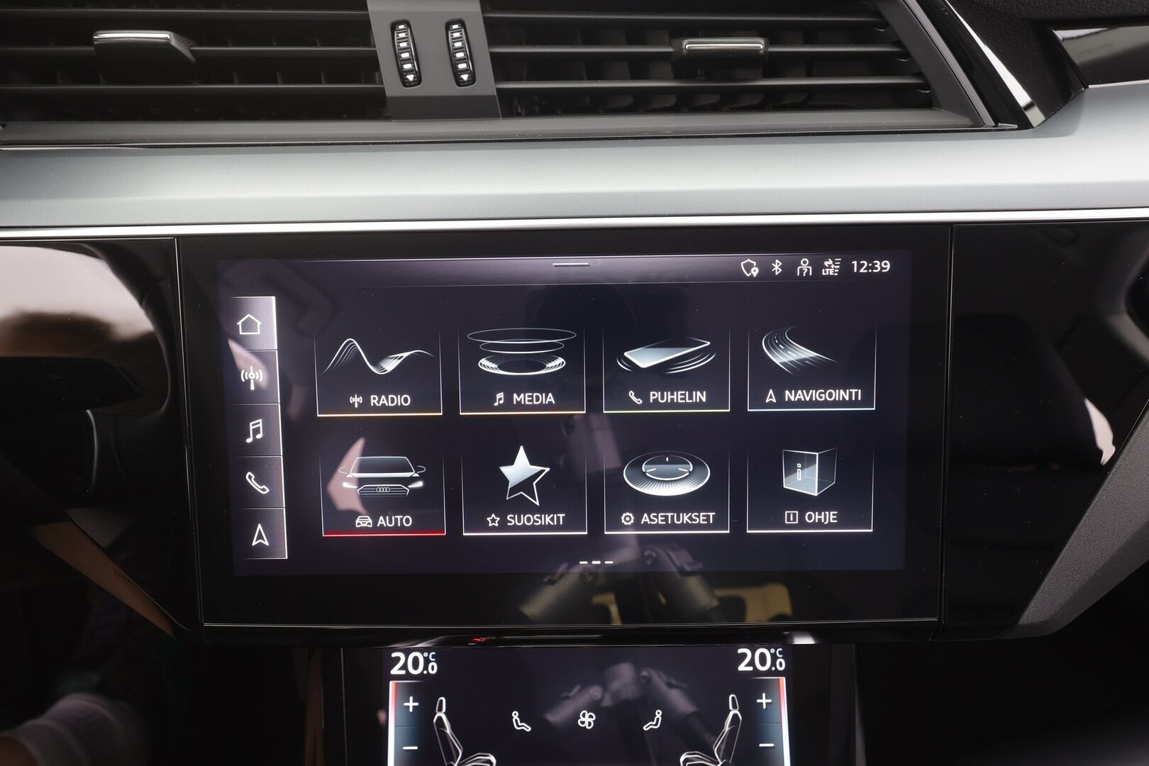 Audi e-tron 2022 Advanced 55 quattro - | ACC | Lisälämmitin | Koukku | Muistipenkki | LED | P.Kamera | Sporttinahat | Apple&Android | Merkkihuollettu | Kahdet Renkaat |