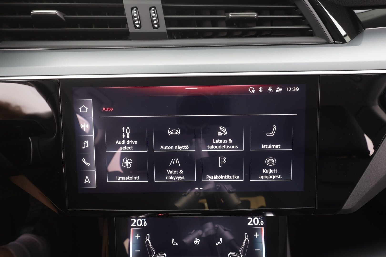 Audi e-tron 2022 Advanced 55 quattro - | ACC | Lisälämmitin | Koukku | Muistipenkki | LED | P.Kamera | Sporttinahat | Apple&Android | Merkkihuollettu | Kahdet Renkaat |