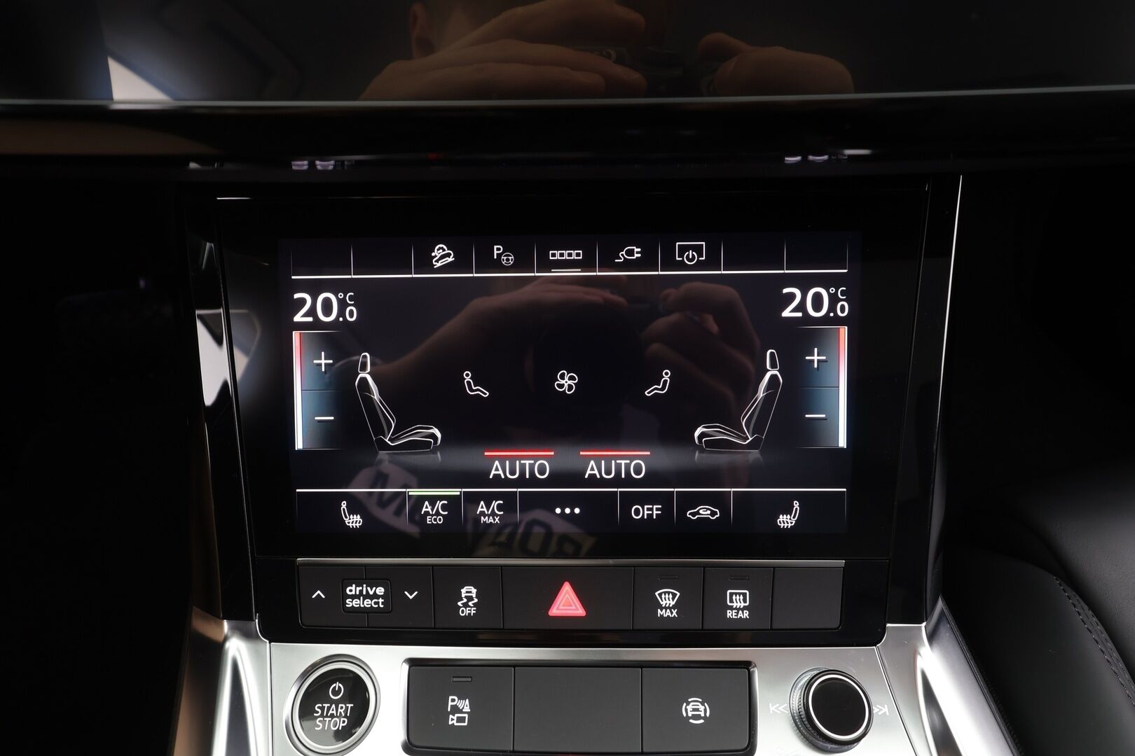 Audi e-tron 2022 Advanced 55 quattro - | ACC | Lisälämmitin | Koukku | Muistipenkki | LED | P.Kamera | Sporttinahat | Apple&Android | Merkkihuollettu | Kahdet Renkaat |