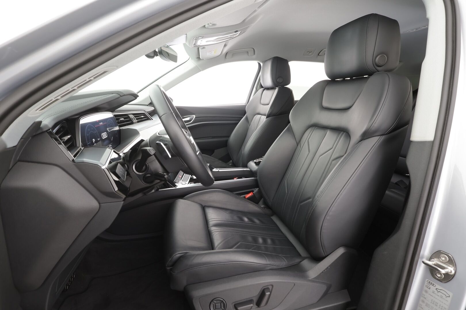 Audi e-tron 2022 Advanced 55 quattro - | ACC | Lisälämmitin | Koukku | Muistipenkki | LED | P.Kamera | Sporttinahat | Apple&Android | Merkkihuollettu | Kahdet Renkaat |