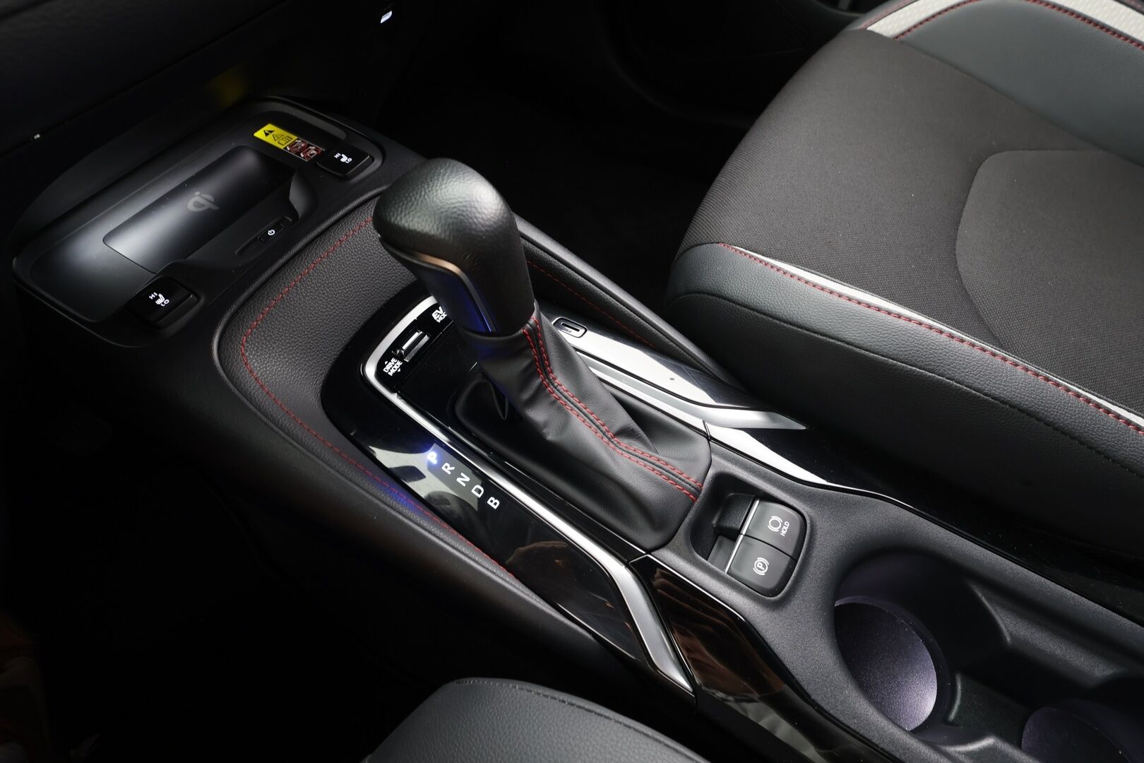 Toyota Corolla 2024 Touring Sports 1,8 Hybrid GR Sport - | ACC | LED | P.Kamera | Puolinahat | Katveavustin | Digimittaristo | Facelift | Kaistavahti | Kahdet renkaat |