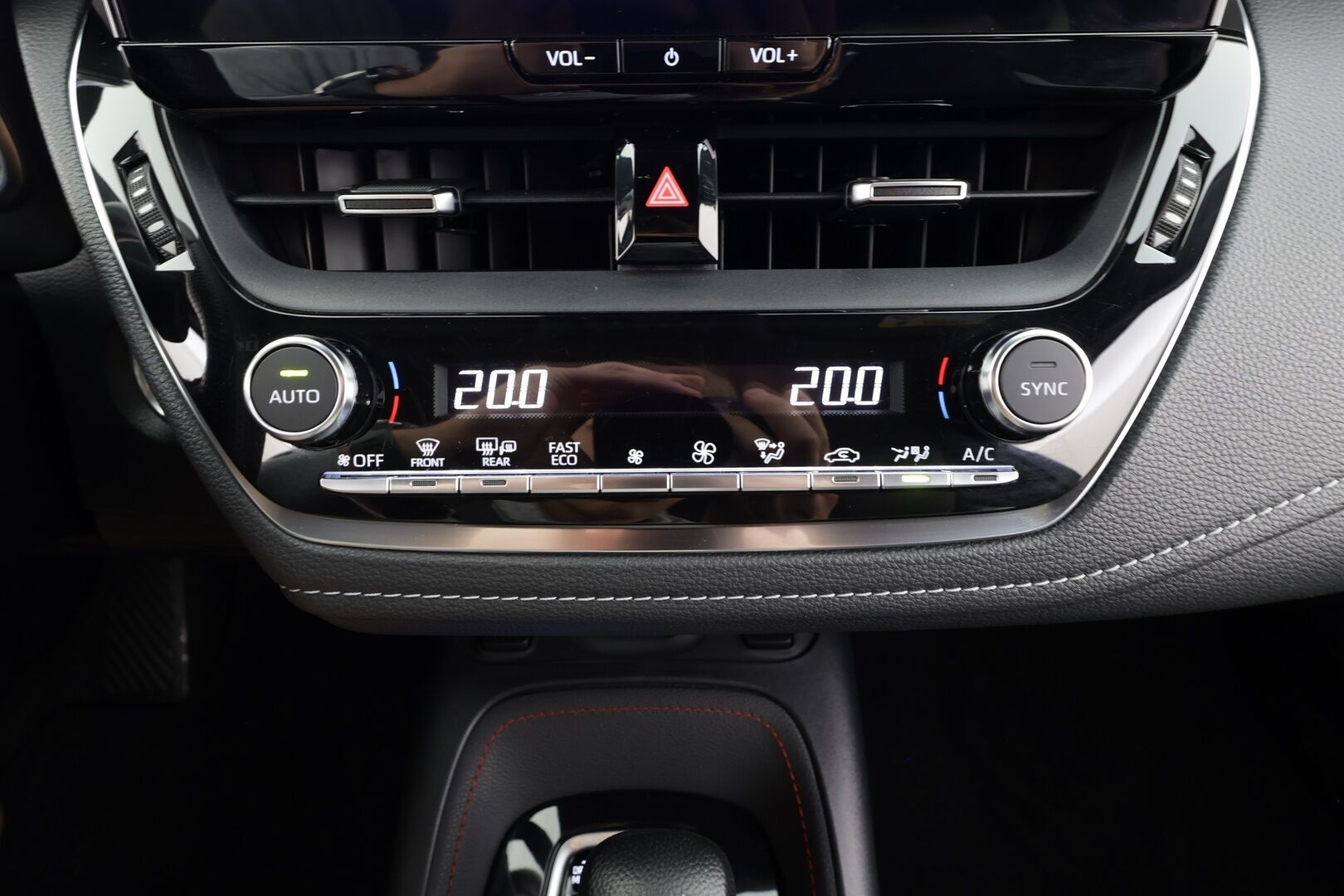 Toyota Corolla 2024 Touring Sports 1,8 Hybrid GR Sport - | ACC | LED | P.Kamera | Puolinahat | Katveavustin | Digimittaristo | Facelift | Kaistavahti | Kahdet renkaat |