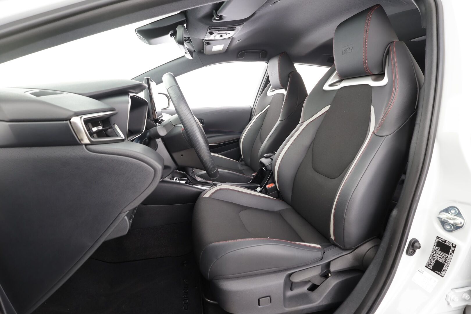 Toyota Corolla 2024 Touring Sports 1,8 Hybrid GR Sport - | ACC | LED | P.Kamera | Puolinahat | Katveavustin | Digimittaristo | Facelift | Kaistavahti | Kahdet renkaat |