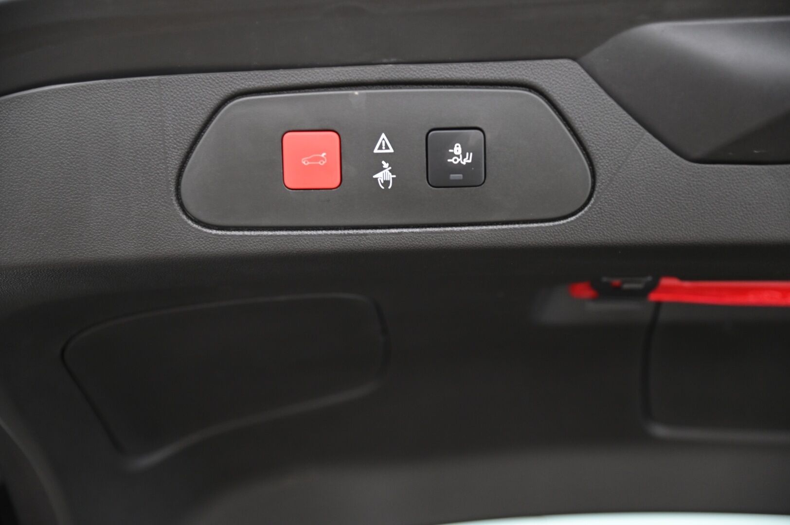 OPEL GRANDLAND X 2021 Innovation 300 PHEV AWD **Adapt. vakkari / Kaistavahti / P.kamera / Navi / Keyless / Apple&Android** - Puolinahat / S*Kontti / Juuri Huollettu