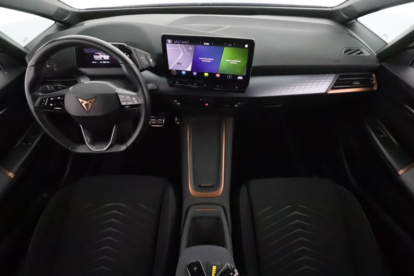 CUPRA BORN 2022 150 kW 58 kWh **Lämpöpumppu / Adapt.vakkari / P.kamera / KeylessGo / Sporttipenkit / Navi** - Kahdet renkaat aluvanteilla