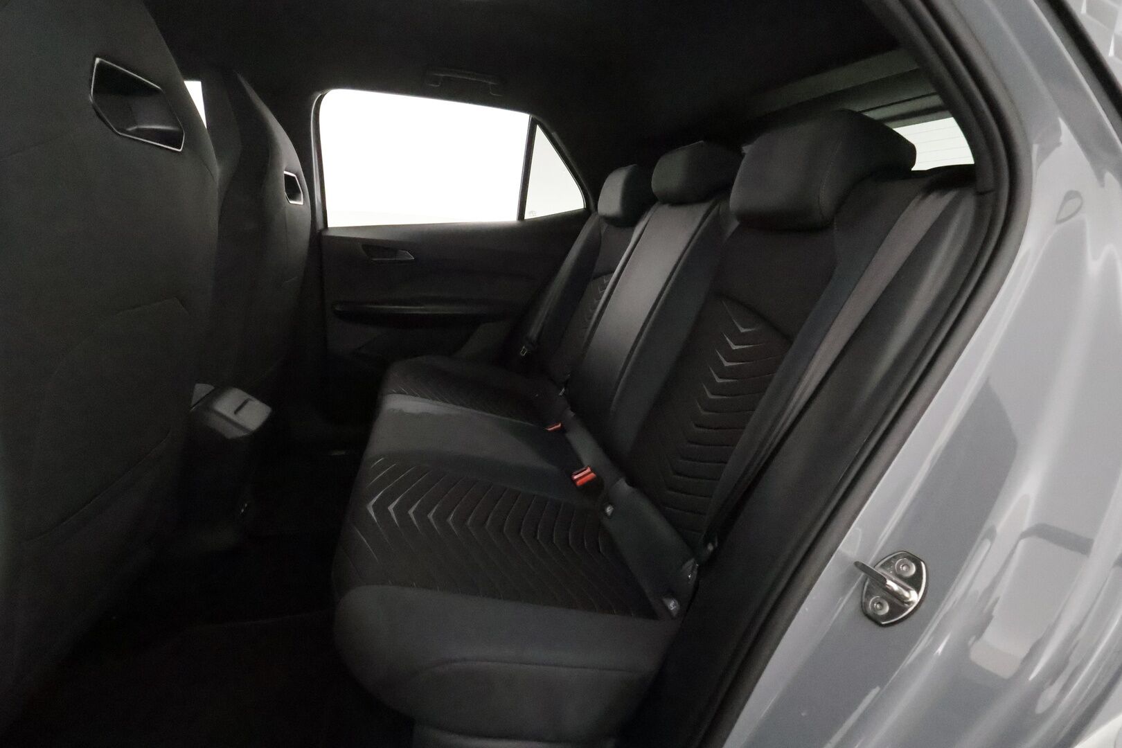 CUPRA BORN 2022 150 kW 58 kWh **Lämpöpumppu / Adapt.vakkari / P.kamera / KeylessGo / Sporttipenkit / Navi** - Kahdet renkaat aluvanteilla