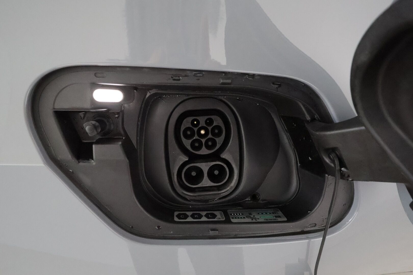 CUPRA BORN 2022 150 kW 58 kWh **Lämpöpumppu / Adapt.vakkari / P.kamera / KeylessGo / Sporttipenkit / Navi** - Kahdet renkaat aluvanteilla
