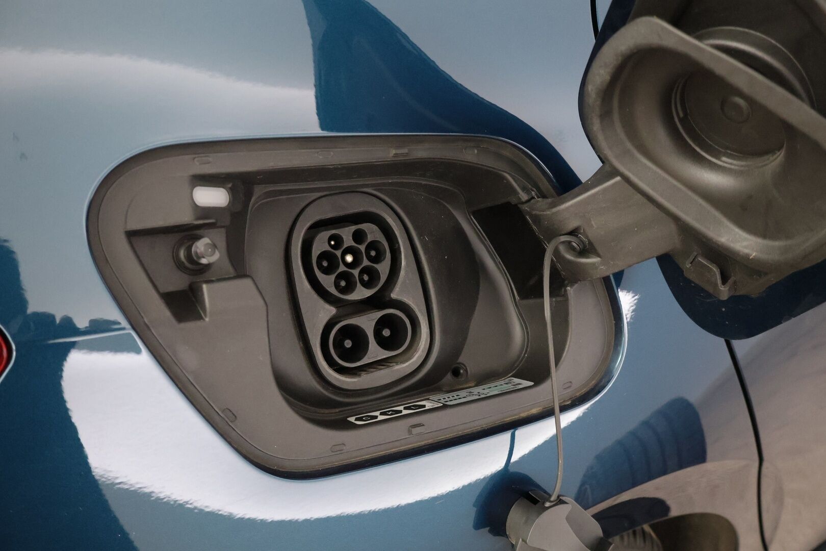 CUPRA Born 2022 e-Boost 170 kW 77 kWh * Lämpöpumppu / HUD / ACC / BLIS / P-Kamera / Navi * - Vähän ajettu! / 2x Vanteet & Renkaat