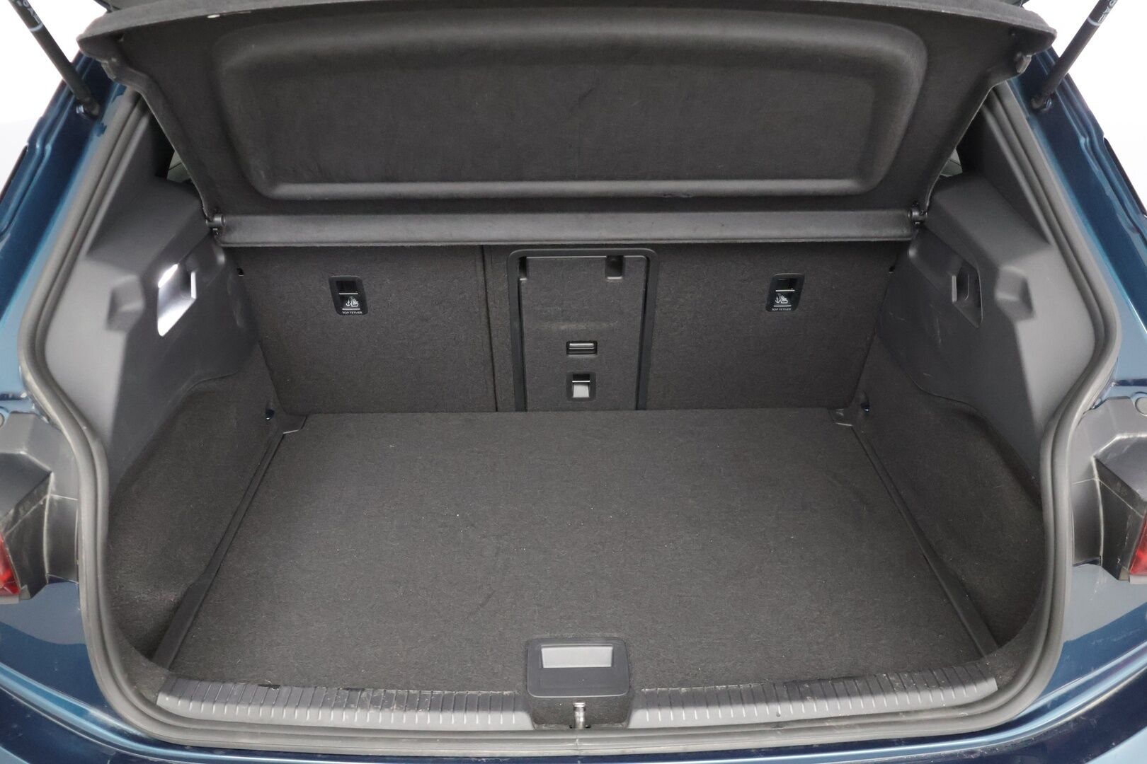 CUPRA Born 2022 e-Boost 170 kW 77 kWh * Lämpöpumppu / HUD / ACC / BLIS / P-Kamera / Navi * - Vähän ajettu! / 2x Vanteet & Renkaat