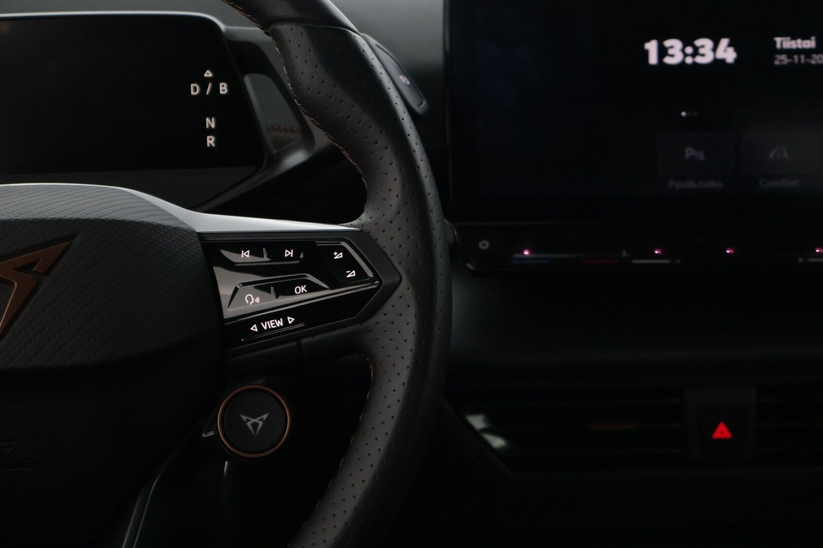 CUPRA Born 2022 e-Boost 170 kW 77 kWh * Lämpöpumppu / HUD / ACC / BLIS / P-Kamera / Navi * - Vähän ajettu! / 2x Vanteet & Renkaat