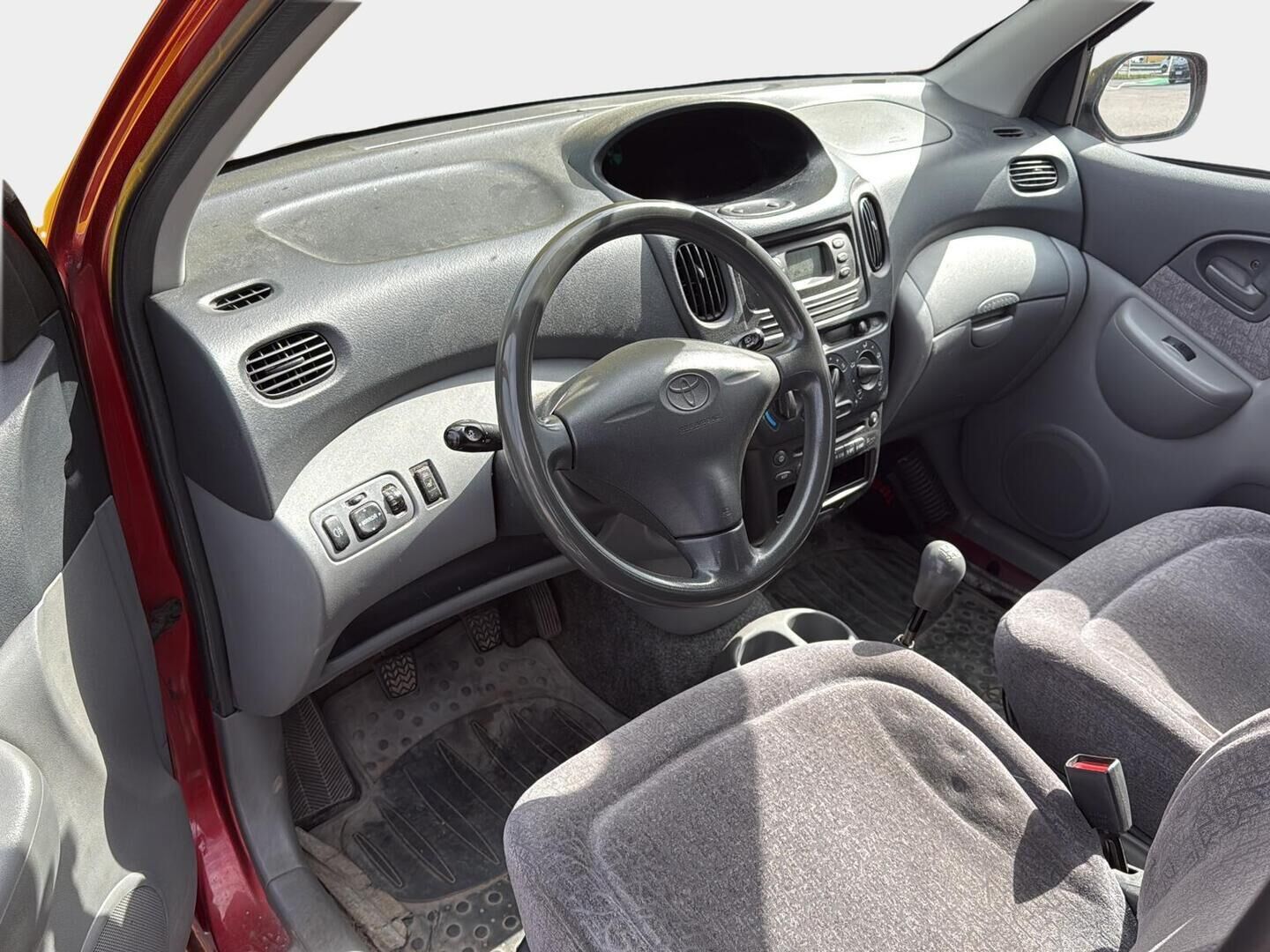 Toyota Yaris Verso 2002 - YritysOutlet - Myydään vain yrityksille - - YritysOutlet - Myydään vain yrityksille