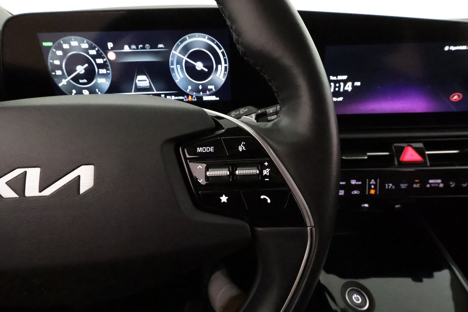 KIA NIRO 2023 Business 64 kWh 204 hv **Adapt.vakkari / Lämpöpumppu / P.kamera / LED / KeylessGo / Digimittaristo / Puolinahat** - Akku kuntotarkastettu / Merkkihuollettu / Kahdet renkaat aluvanteilla / Apple&Android 