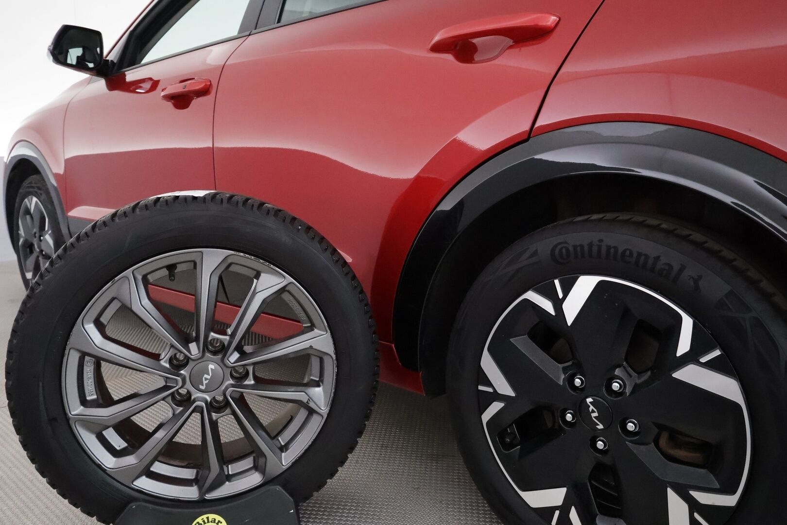 KIA NIRO 2023 Business 64 kWh 204 hv **Adapt.vakkari / Lämpöpumppu / P.kamera / LED / KeylessGo / Digimittaristo / Puolinahat** - Akku kuntotarkastettu / Merkkihuollettu / Kahdet renkaat aluvanteilla / Apple&Android 
