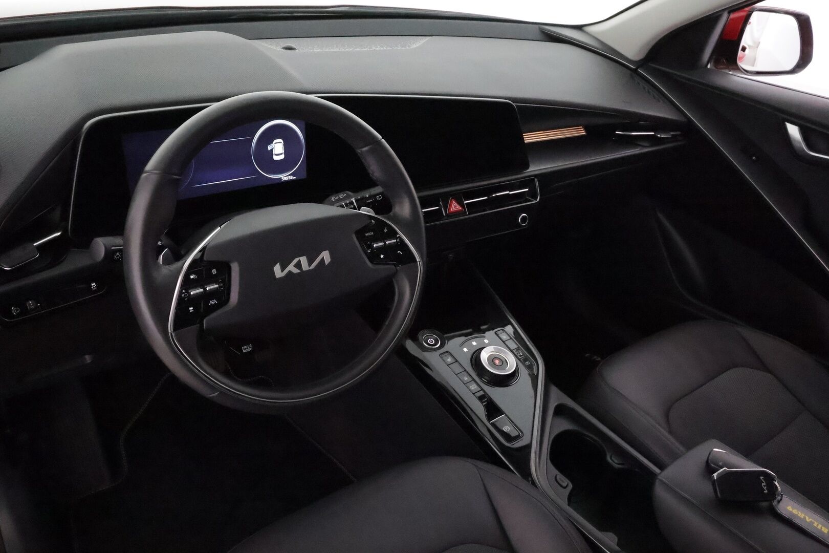 KIA NIRO 2023 Business 64 kWh 204 hv **Adapt.vakkari / Lämpöpumppu / P.kamera / LED / KeylessGo / Digimittaristo / Puolinahat** - Akku kuntotarkastettu / Merkkihuollettu / Kahdet renkaat aluvanteilla / Apple&Android 