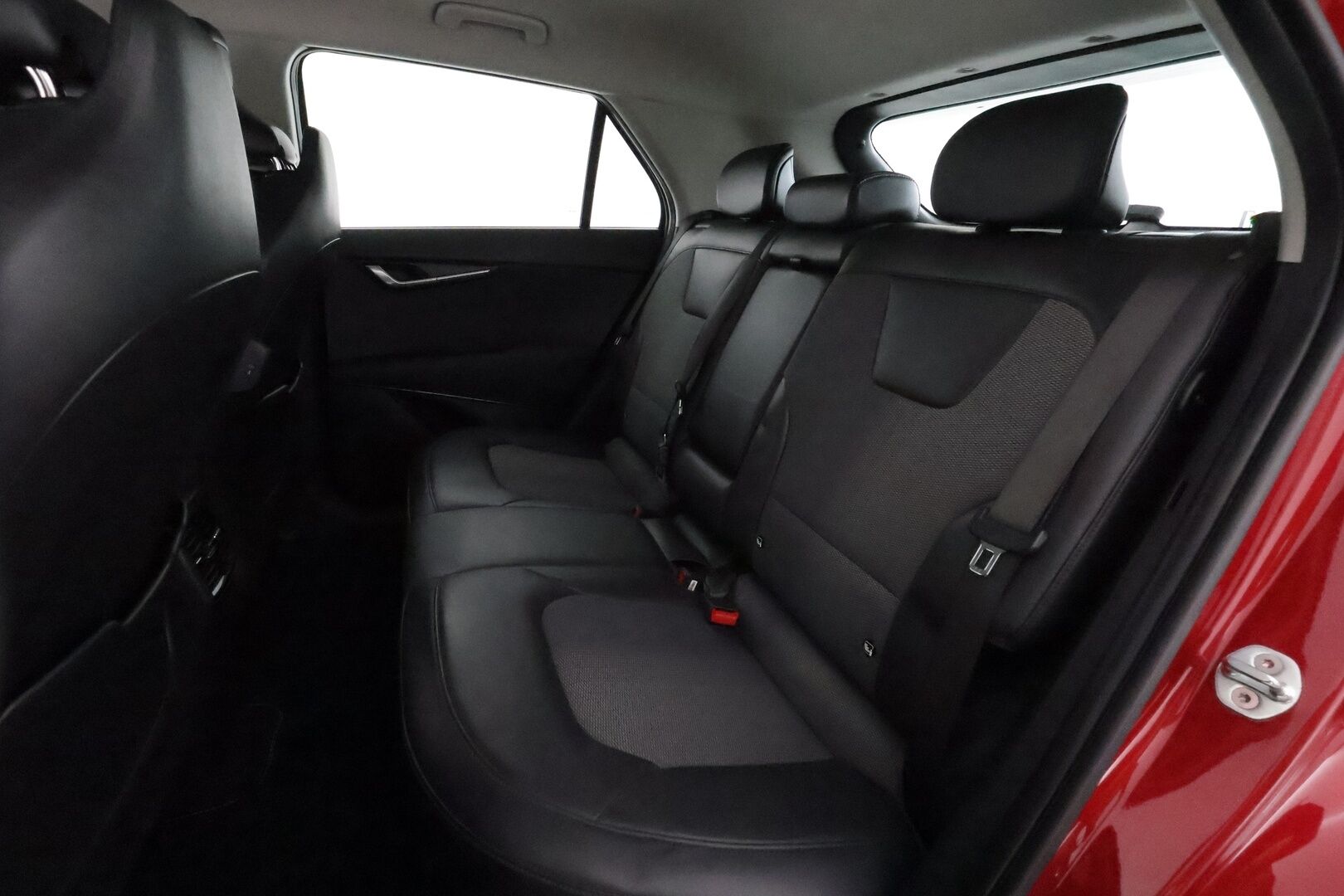 KIA NIRO 2023 Business 64 kWh 204 hv **Adapt.vakkari / Lämpöpumppu / P.kamera / LED / KeylessGo / Digimittaristo / Puolinahat** - Akku kuntotarkastettu / Merkkihuollettu / Kahdet renkaat aluvanteilla / Apple&Android 