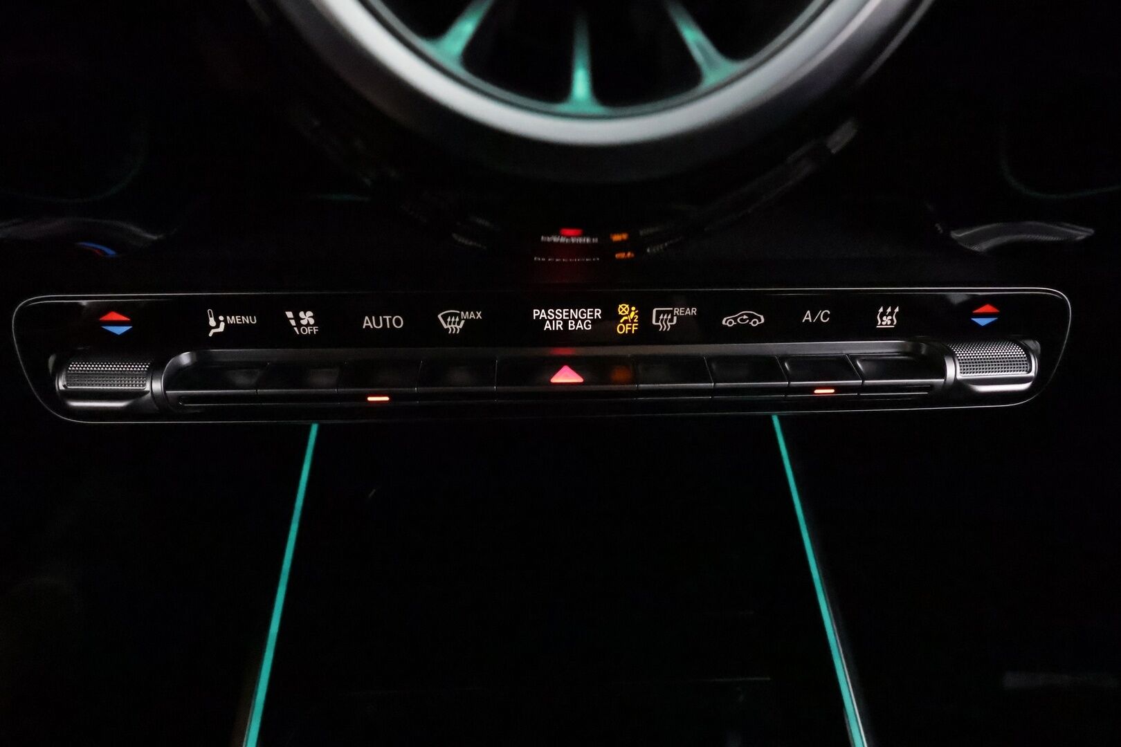 MERCEDES-BENZ EQB 2024 **300 4MATIC AMG Line **Adapt.vakkari / Facelift / HUD / 360° / Muistipenkit / Burmester / KeylessGo** - 3,99 % KORKOTARJOUS TÄHÄN AUTOON - Akku kuntotarkastettu / LED / Navi / Widescreen