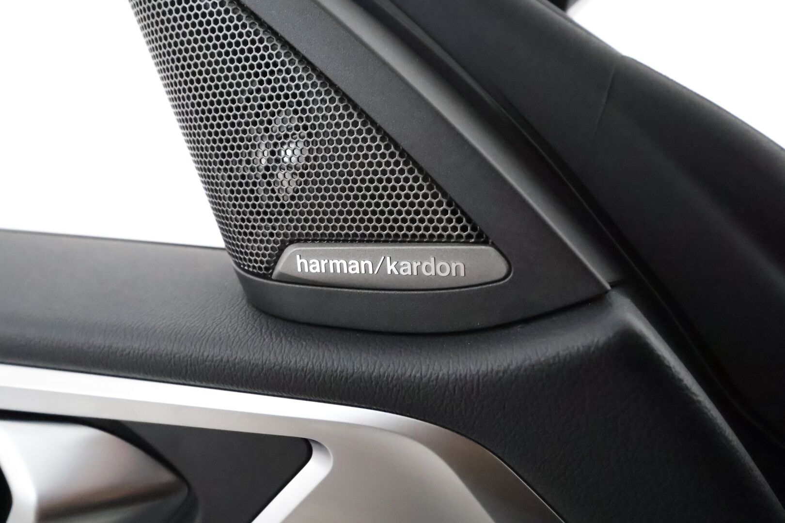 BMW I4 M50 2022 **Harman/Kardon / Adapt.Vakkari / Laser-LED / 360° / Sporttipenkki Muistilla / Comfort Access / Navi / Kaistavahti** - 3,99 % KORKOTARJOUS TÄHÄN AUTOON - Akku kuntotarkastettu / 2x Latauskaapelit / Merkkihuollettu! / **HUIPPU KAMOILLA**