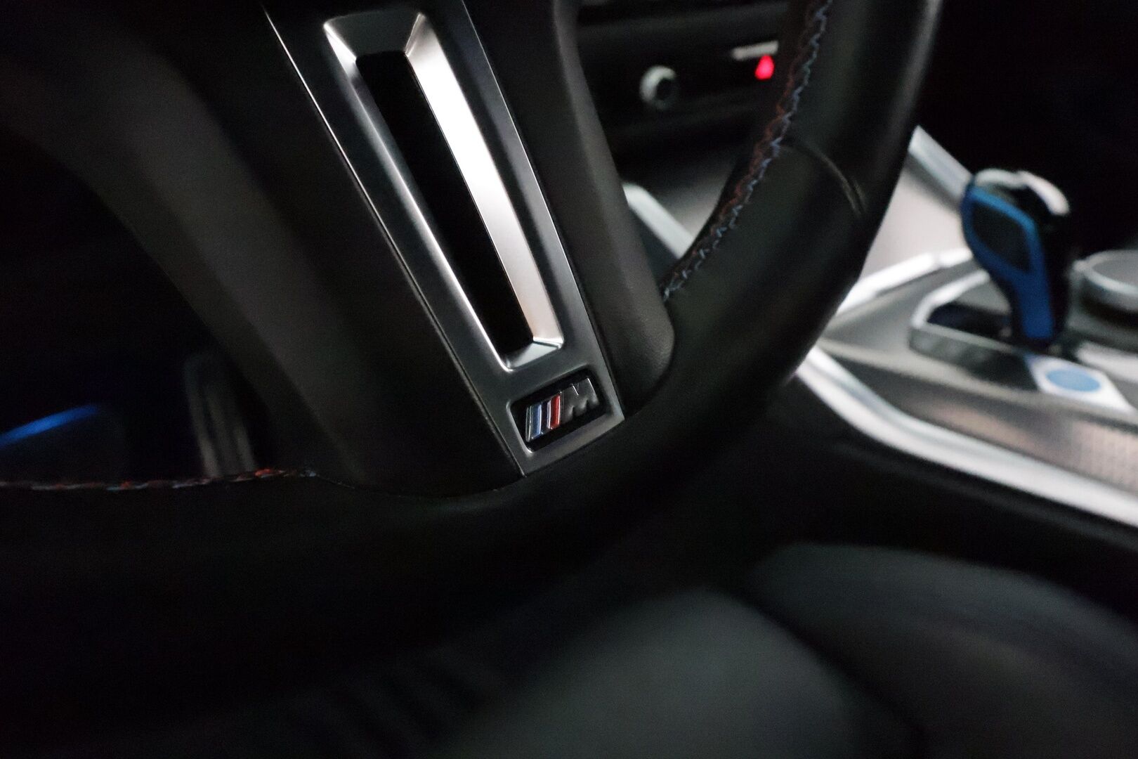 BMW I4 M50 2022 **Harman/Kardon / Adapt.Vakkari / Laser-LED / 360° / Sporttipenkki Muistilla / Comfort Access / Navi / Kaistavahti** - 3,99 % KORKOTARJOUS TÄHÄN AUTOON - Akku kuntotarkastettu / 2x Latauskaapelit / Merkkihuollettu! / **HUIPPU KAMOILLA**