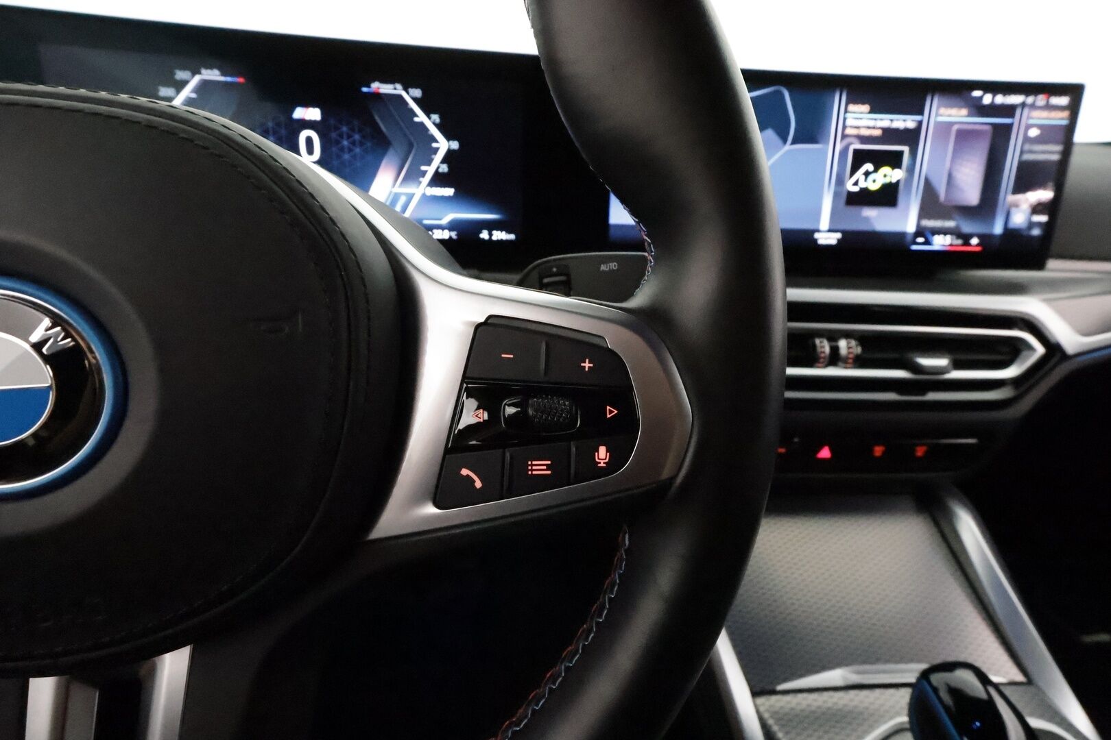 BMW I4 M50 2022 **Harman/Kardon / Adapt.Vakkari / Laser-LED / 360° / Sporttipenkki Muistilla / Comfort Access / Navi / Kaistavahti** - 3,99 % KORKOTARJOUS TÄHÄN AUTOON - Akku kuntotarkastettu / 2x Latauskaapelit / Merkkihuollettu! / **HUIPPU KAMOILLA**