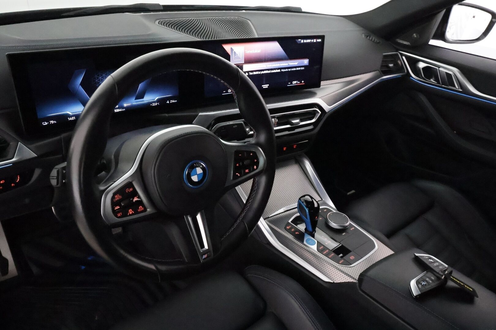 BMW I4 M50 2022 **Harman/Kardon / Adapt.Vakkari / Laser-LED / 360° / Sporttipenkki Muistilla / Comfort Access / Navi / Kaistavahti** - 3,99 % KORKOTARJOUS TÄHÄN AUTOON - Akku kuntotarkastettu / 2x Latauskaapelit / Merkkihuollettu! / **HUIPPU KAMOILLA**