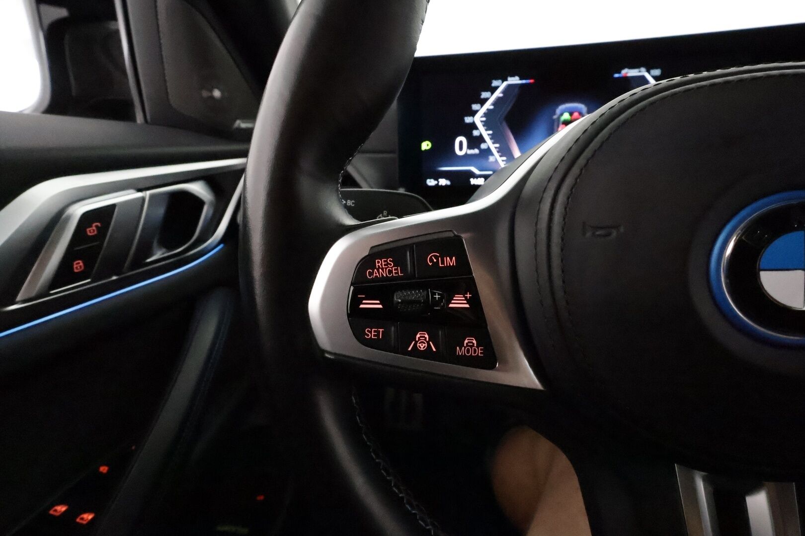 BMW I4 M50 2022 **Harman/Kardon / Adapt.Vakkari / Laser-LED / 360° / Sporttipenkki Muistilla / Comfort Access / Navi / Kaistavahti** - 3,99 % KORKOTARJOUS TÄHÄN AUTOON - Akku kuntotarkastettu / 2x Latauskaapelit / Merkkihuollettu! / **HUIPPU KAMOILLA**